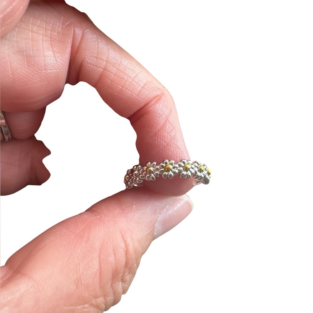 Miniature Daisy Flower Silver Minimalist Ring